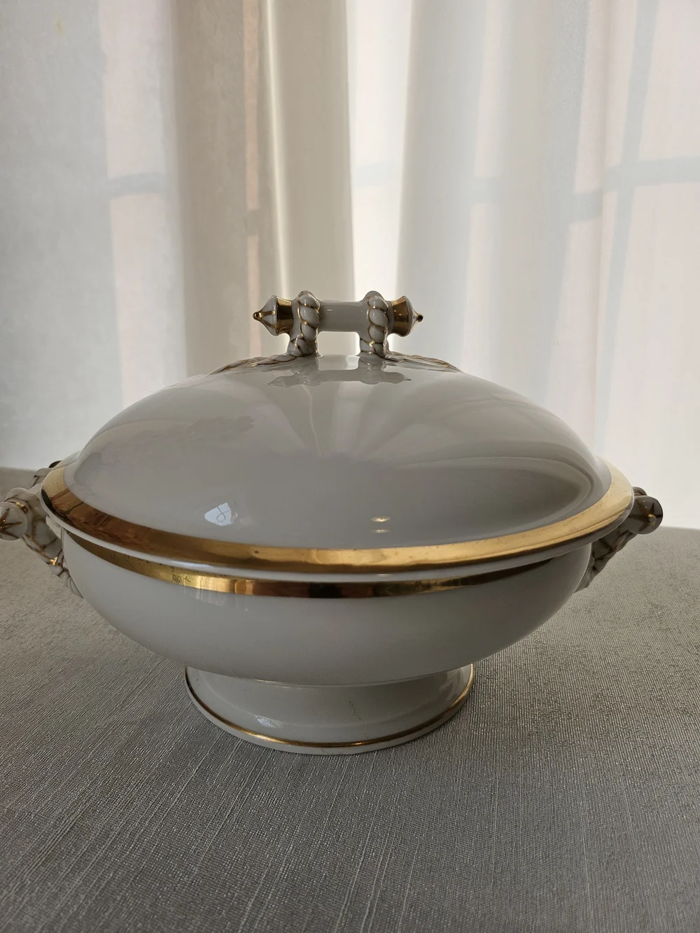 Haviland & Limoges & Co Covered Serving Bowl Ceramic Tureenn Etched Gold Handles